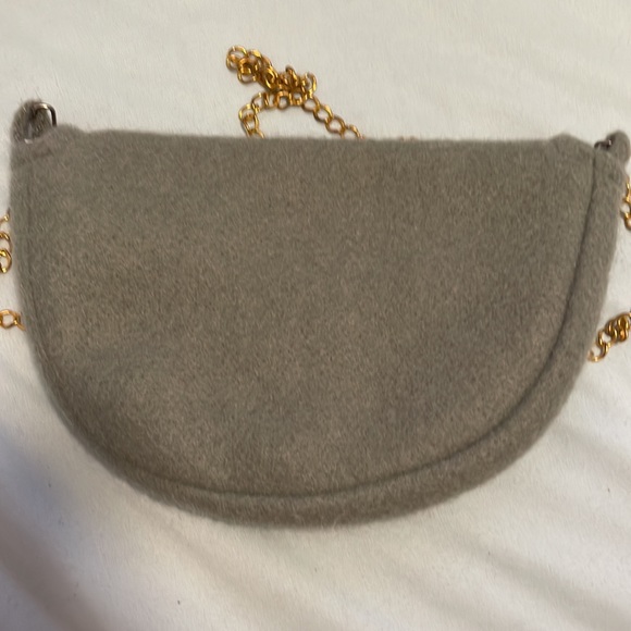 Gold chain green bag - Picture 2 of 3